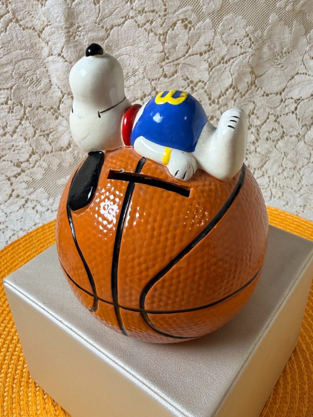 Vintage 1970's Snoopy Basketball Player Composition Bank United Feature Syndicat